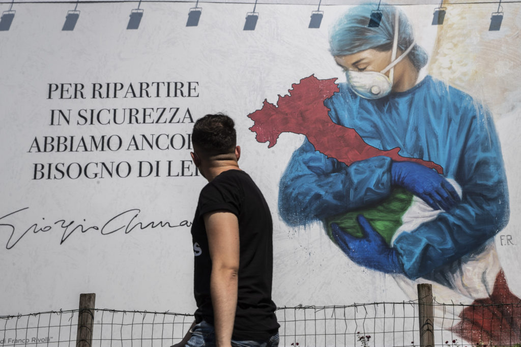 Ιταλία: Μειώθηκαν οι νεκροί του κορονοϊού, αλλά αυξήθηκαν πάλι τα κρούσματα