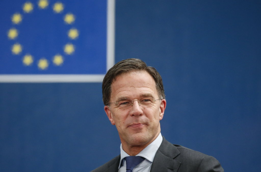 Η Ολλανδία επιμένει: Μόνο μέσω δανείων θα πρέπει να βοηθήσει η ΕΕ