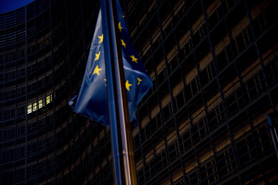 Κομισιόν: Πρόταση για €22,5 δισ. επιχορήγηση στην Ελλάδα αλλά και δάνειο €9,5 δισ. με άγνωστους όρους
