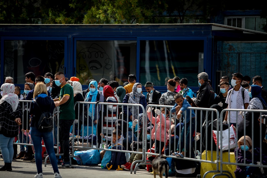 Από την αλληλεγγύη στον αυταρχισμό και την καταπάτηση δικαιωμάτων