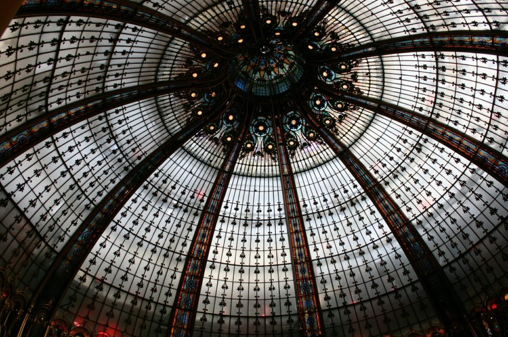 Το πολυκατάστημα των Galeries Lafayette στο Παρίσι επαναλειτουργεί από το Σάββατο