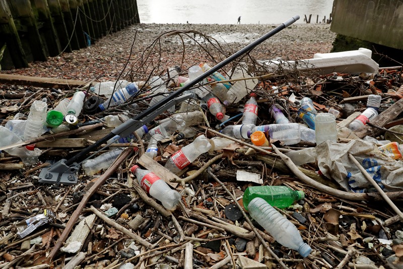 Χατζηδάκης: Τέλος τα πλαστικά μίας χρήσης από τον Ιούλιο του 2021 – στο Δημόσιο από την 1/1/2021