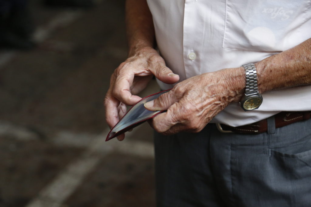 Νέο κόλπο εξαπάτησης ηλικιωμένων με τα… αναδρομικά – Πώς άρπαξαν 10.000 ευρώ στην Πιερία