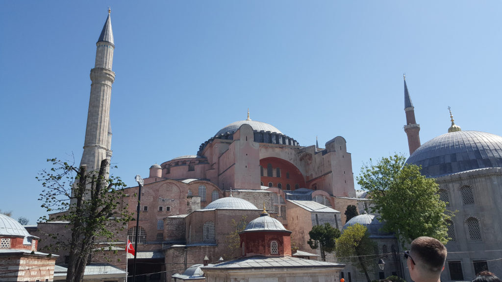 Ο Ερντογάν αναζητά τρόπους για να γίνει τζαμί η Αγία Σοφία
