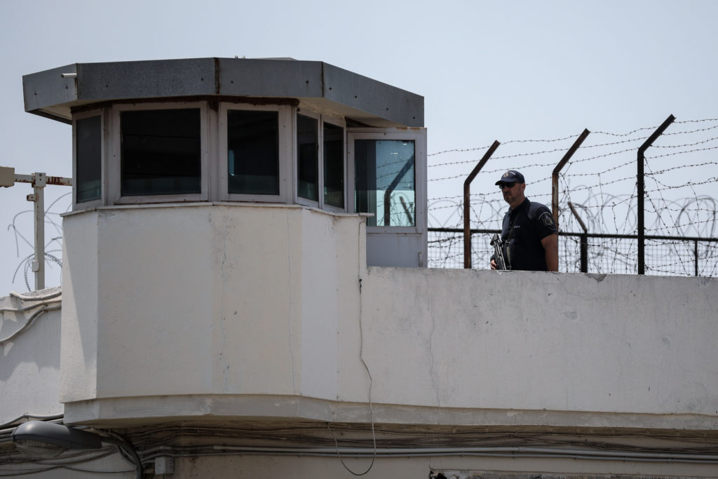 Συναγερμός στις φυλακές Κορυδαλλού – Θετικός στον κορονοϊό κρατούμενος