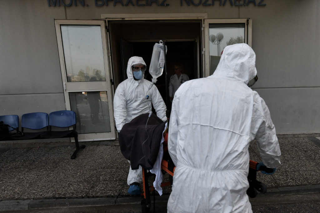 Νοσοκομείο Θηβών: Σε καραντίνα 12 μέλη του προσωπικού μετά από έκθεση σε κρούσμα κορονοϊού