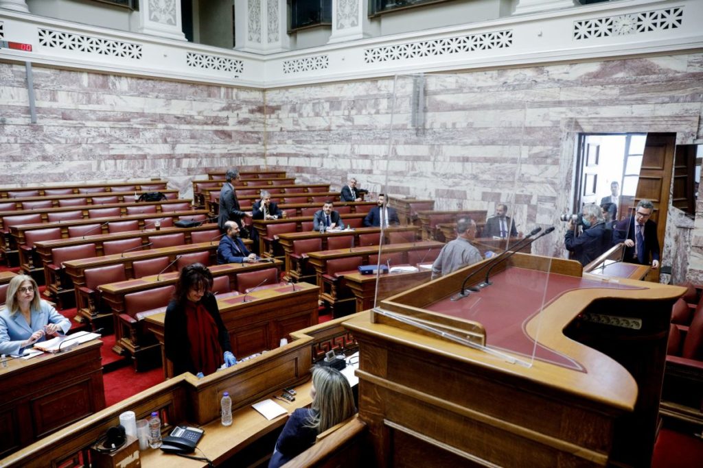 Προανακριτική: Στη Βουλή τα έγγραφα Αγγελή μετά το «ριφιφί» στο γραφείο Τουλουπάκη