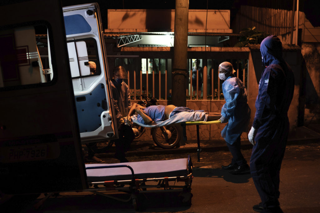 Τη θλιβερή τρίτη θέση παγκοσμίως σε αριθμό νεκρών λόγω κορονοϊού κατέχει η Βραζιλία