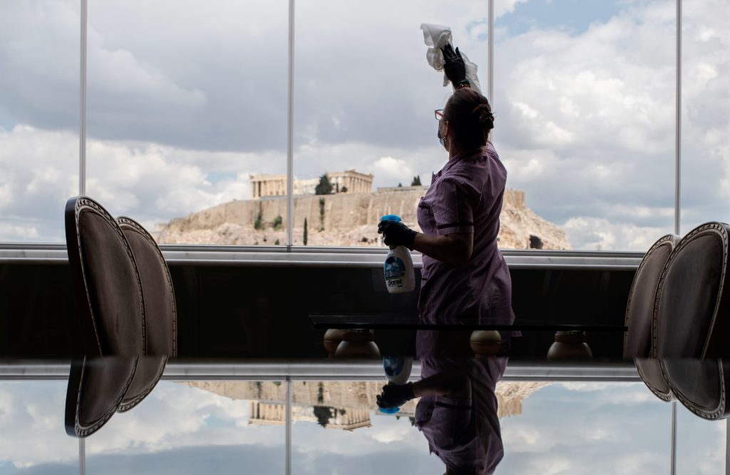 «Crash test» οι πρώτες αφίξεις τουριστών στην Ελλάδα