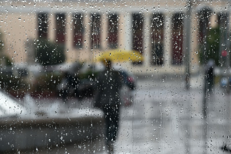 Καιρός Σαββατοκύριακου: Βροχές και αφρικανική σκόνη στα νότια