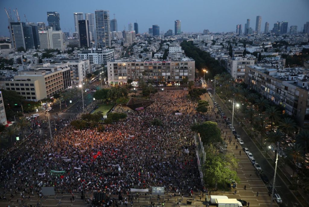 Tελ Αβίβ: Χιλιάδες Ισραηλινοί διαδήλωσαν ενάντια στην προσάρτηση εδαφών στη Δυτική Όχθη