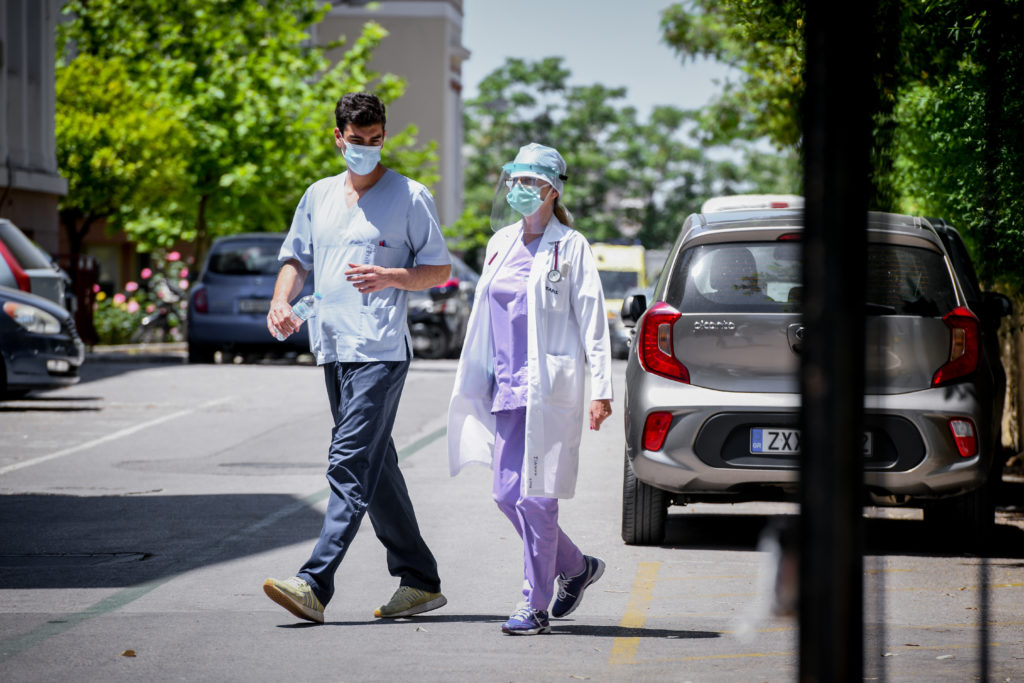 Προβλήματα με τις πληρωμές των επικουρικών γιατρών