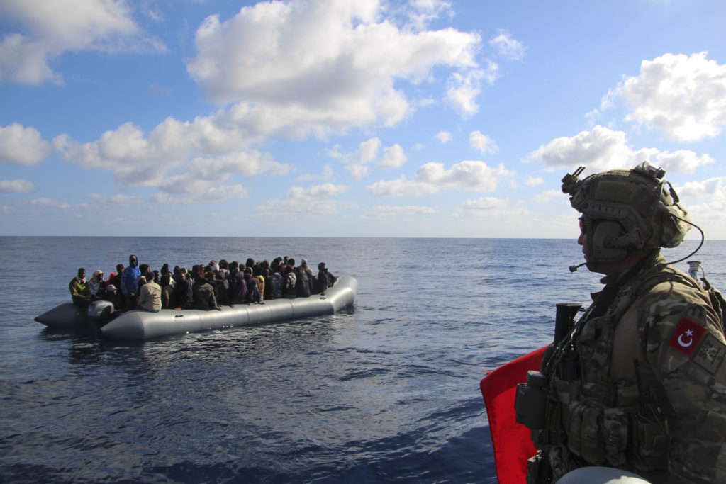 Δραματική έκκληση για διάσωση βάρκας με 32 πρόσφυγες βόρεια της Λέσβου