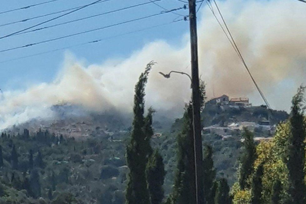 Ζάκυνθος: Άλλη μια δασική πυρκαγιά στα ορεινά απειλεί κατοικημένη περιοχή (Photos)