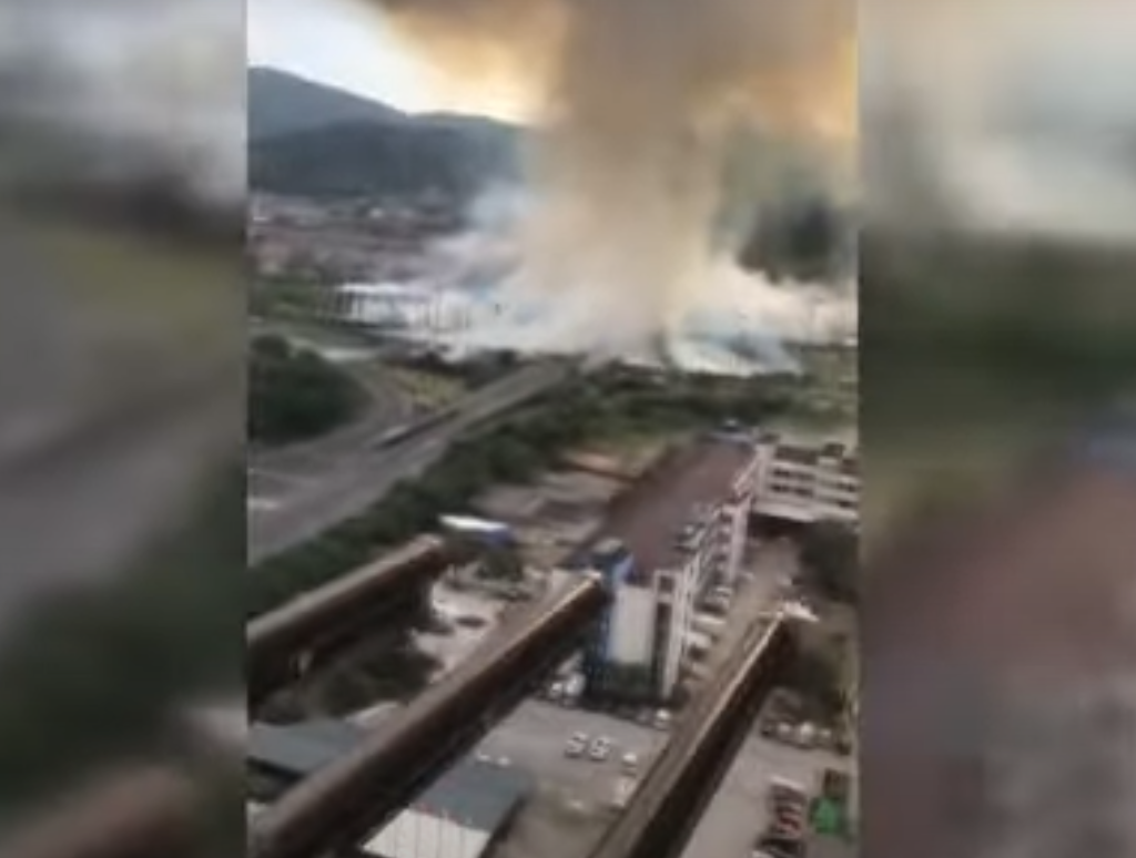 Kίνα: Έκρηξη βυτιοφόρου ισοπέδωσε κτίρια και εργοστάσια – 14 νεκροί και 168 τραυματίες (Video)