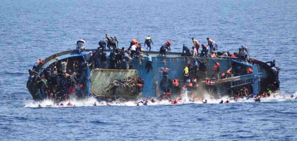 Στους 61 ανήλθαν οι νεκροί πρόσφυγες από το ναυάγιο ανοικτά της Τυνησίας