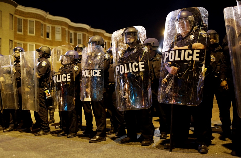 Οπλισμένοι από το…Πεντάγωνο οι Αμερικανοί αστυνομικοί μοιάζουν έτοιμοι για πόλεμο