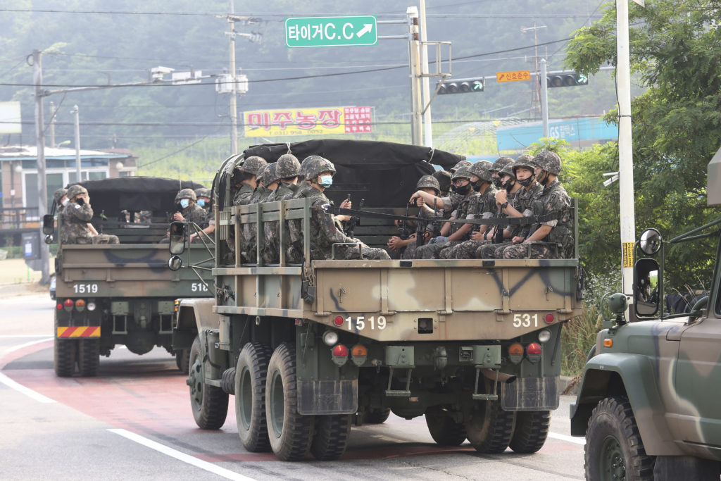 Συνεχίζεται η ένταση στην κορεάτικη χερσόνησο – Η Β. Κορέα ενισχύει την στρατιωτική της παρουσία στα σύνορα με τη Νότια
