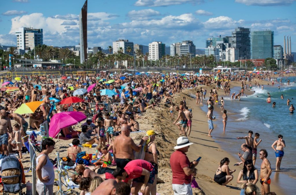 Το 65% των Ισπανών δεν σκοπεύει να πάει διακοπές