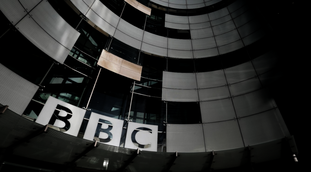 Το BBC θα εφαρμόσει σχέδιο «εθελουσίας εξόδου»