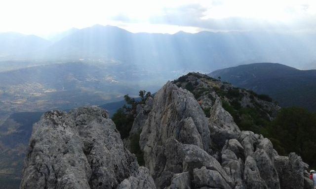 Ηλικιωμένος έπεσε σε χαράδρα στον Παρνασσό – συναγερμός στις αρχές