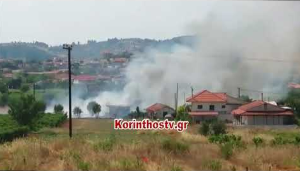 Koρινθία: Φωτιά έφτασε στις αυλές των σπιτιών στο Βασιλικό