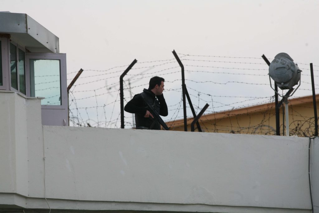 Σε λευκή απεργία ο κρατούμενος Α. Κυριαζής – Καταγγελία για τα μέτρα για τον κορονοϊό