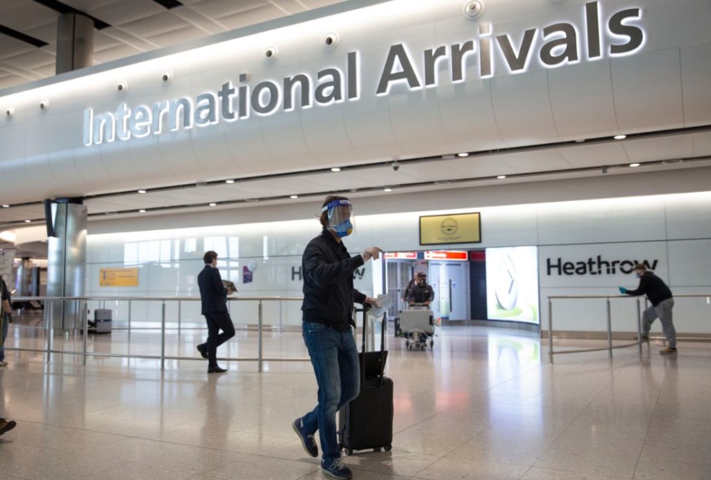 Βρετανία: Ακυρώνονται πτήσεις και κρατήσεις ταξιδιών προς την Ελλάδα