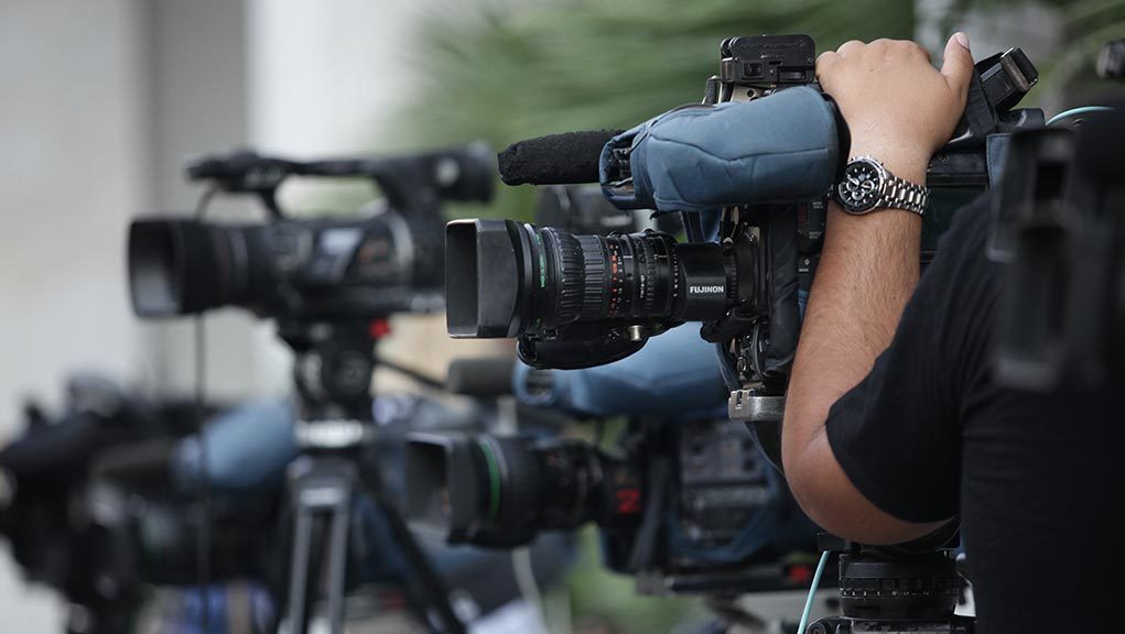 Οι «κεφαλοκυνηγοί» δημοσιογράφων στο ΥΠΕΘΑ και η προστασία τους από την ηγετική τριπλέτα