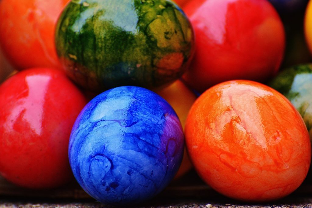Πώς να βάψετε τα πασχαλινά αυγά με φυσικά υλικά