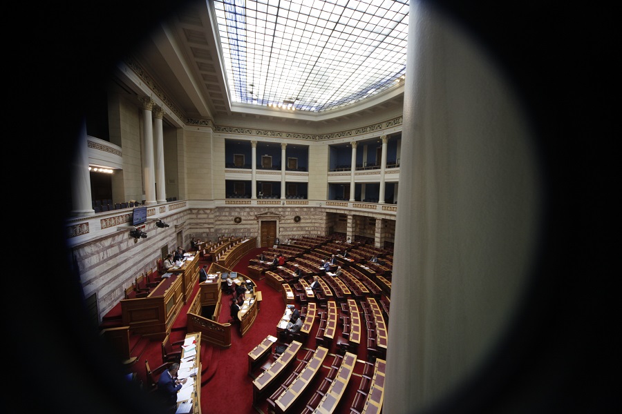Βουλή: Κατατέθηκε ο συμπληρωματικός προϋπολογισμός ελέω πανδημίας