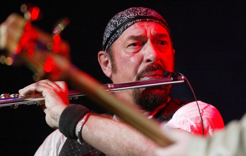 Ο Ian Anderson των Jethro Tull φυτεύει δέντρα για να αντιμετωπίσει την κλιματική κρίση