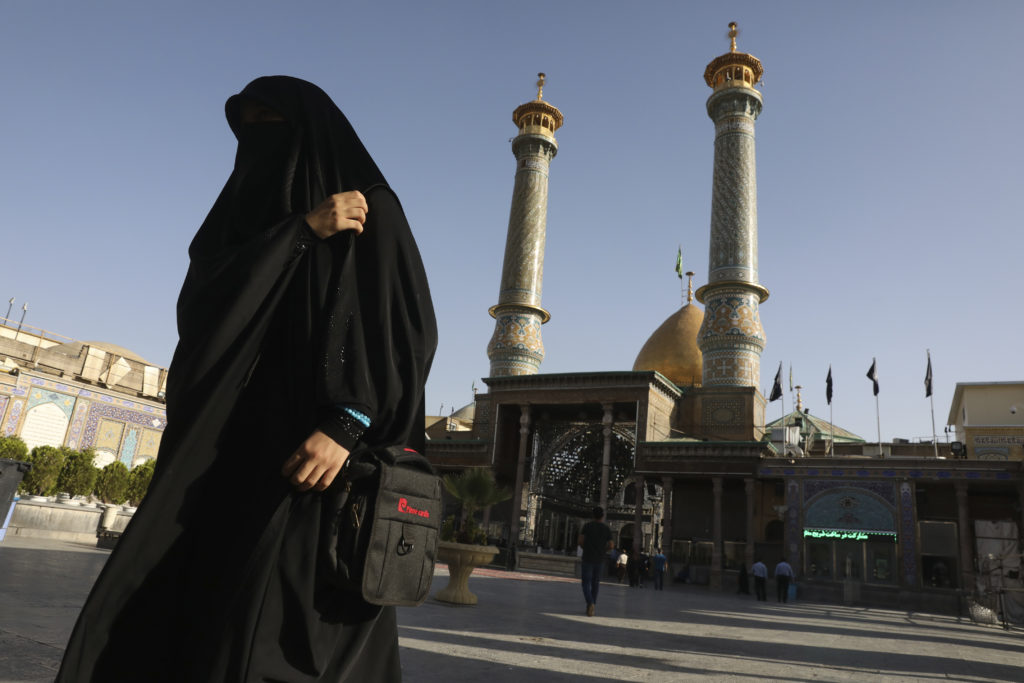 Χωρίς χιτζάμπ δεν υπάρχει εκπαίδευση για τις γυναίκες στο Ιράν
