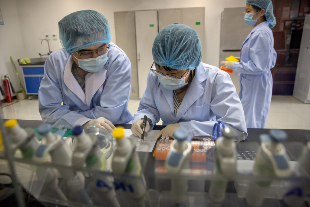 Τρία εμβόλια για τον κορονοϊό βρίσκονται στην τρίτη φάση δοκιμών στην Κίνα