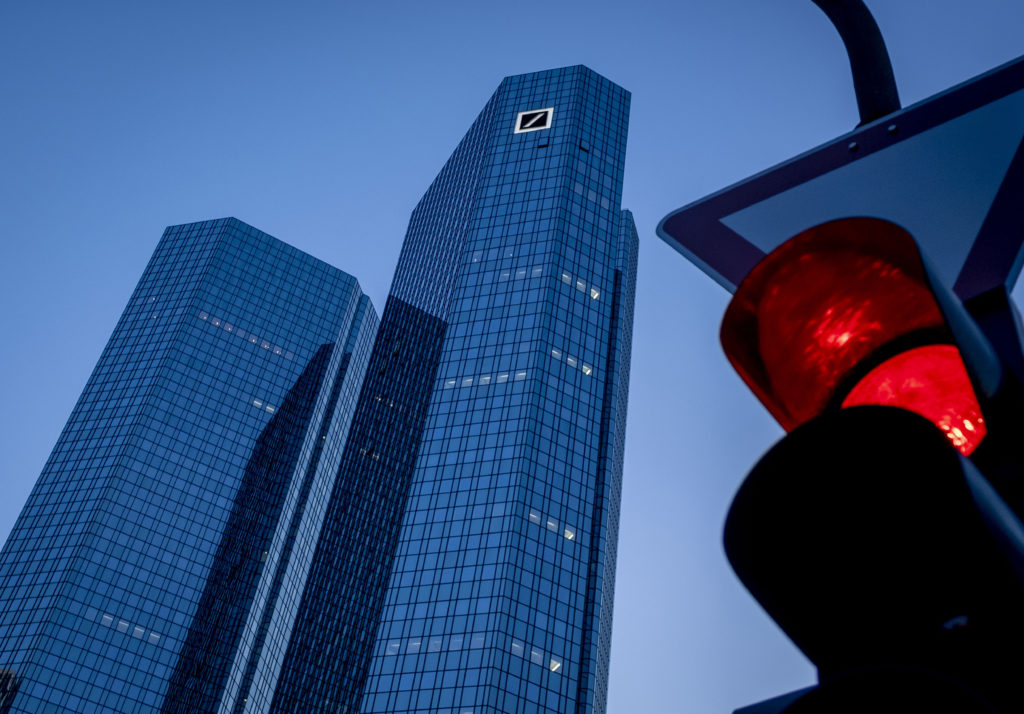 ΗΠΑ: Πρόστιμο 150 εκατ. δολάρια στην Deutsche Bank λόγω Επστάιν