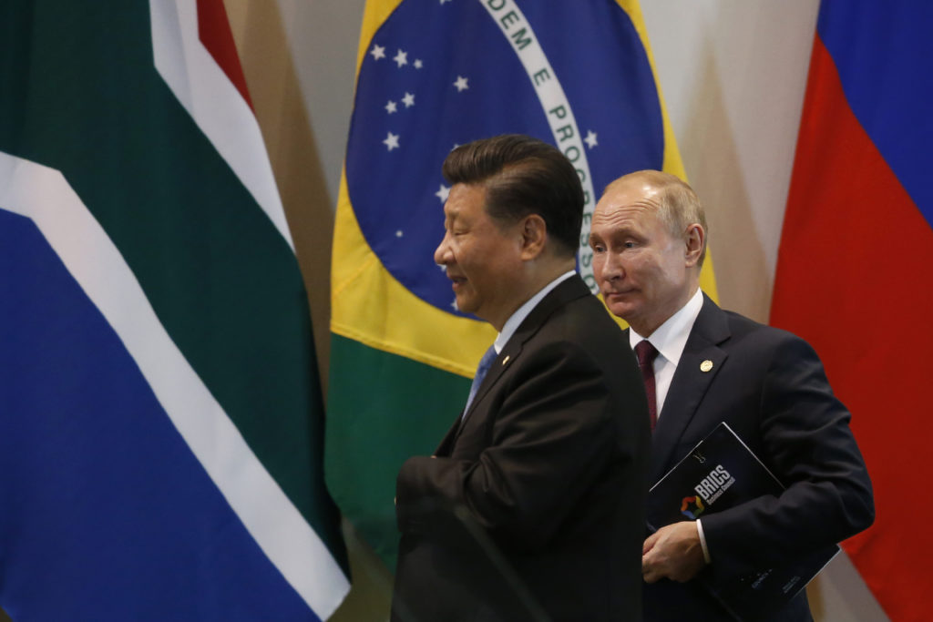 Πούτιν και Σι Τζινπίνγκ συμφώνησαν να προωθήσουν την οικονομική συνεργασία