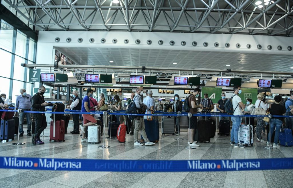 Ιταλία: Απαγόρευση εισόδου σε ταξιδιώτες που προέρχονται ή πέρασαν από 13 χώρες