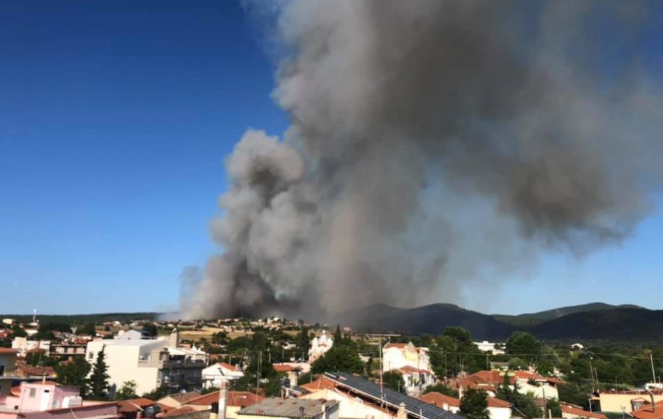 Συνεχίζεται η μάχη με τις φλόγες στις Σάπες Ροδόπης – Εκκενώθηκε οικισμός