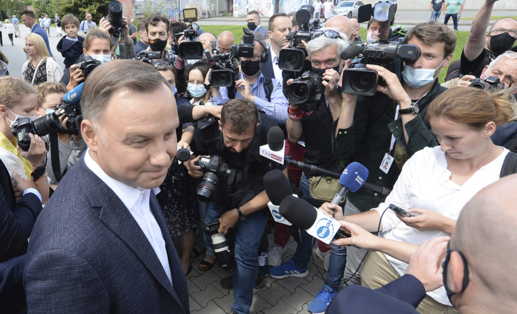 Πολωνία:  Ο Ντούντα οδεύει σε οριακή νίκη επί του Ραφάλ Τρσασκόφσκι