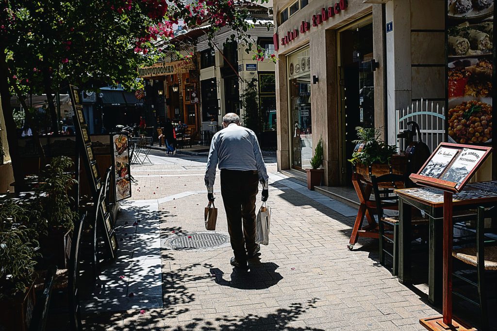 Η ύφεση εκτός ορίων και η ΕΕ συσκέπτεται