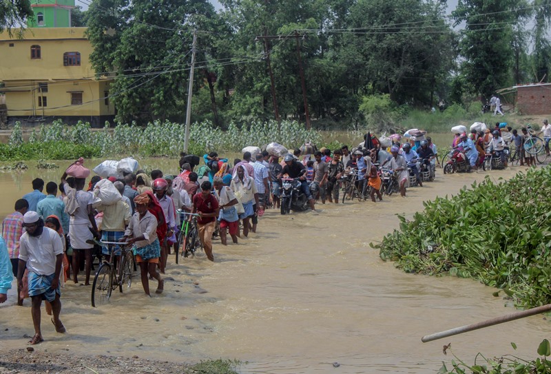 Ινδία – Νεπάλ: Σχεδόν τέσσερα εκατομμύρια άνθρωποι άστεγοι λόγω των πλημμυρών, τουλάχιστον 189 οι νεκροί