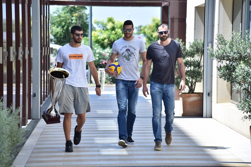 O πρωταθλητής βόλεϊ Παναθηναϊκός σηκώνει ξανά το κύπελλο (video)