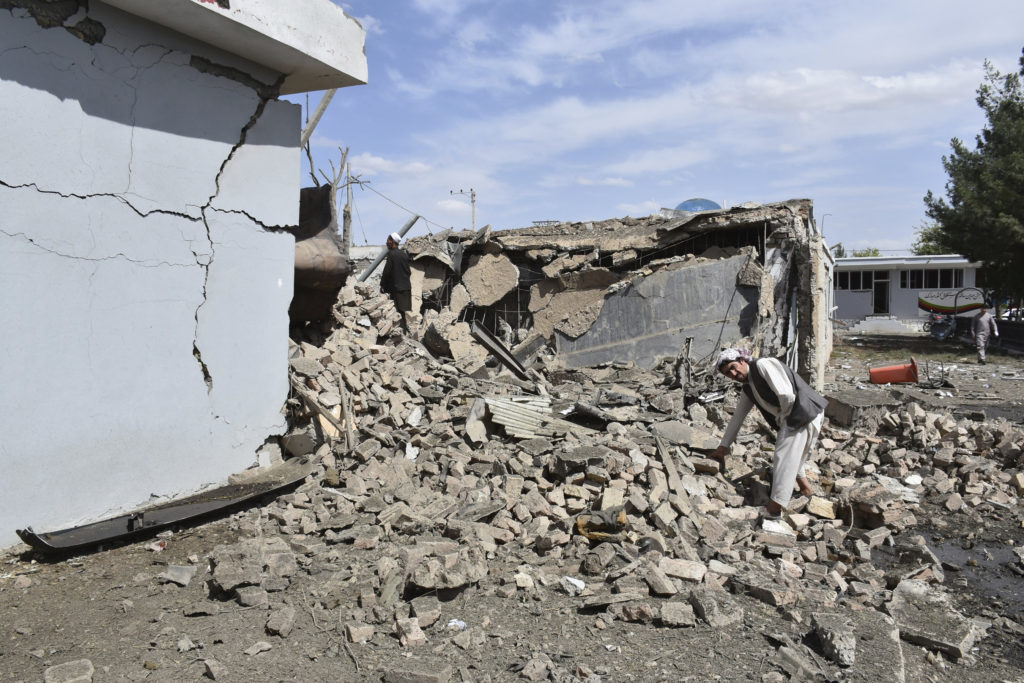 Αφγανιστάν: Επίθεση των Ταλιμπάν με φορτηγό-βόμβα – 8 νεκροί