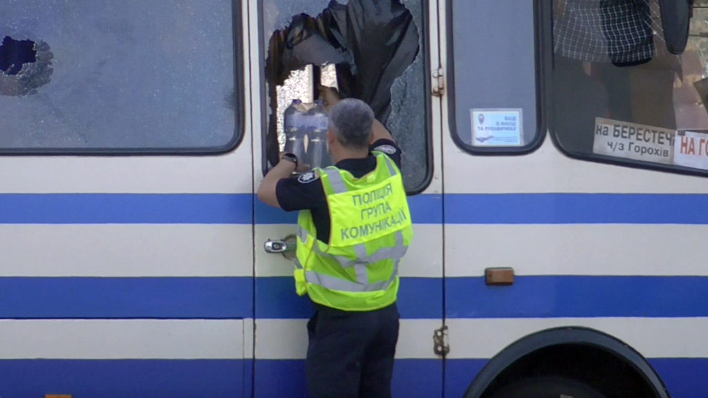 Ουκρανία: Απελευθερώθηκαν όλοι οι επιβάτες του λεωφορείου που κρατούνταν όμηροι