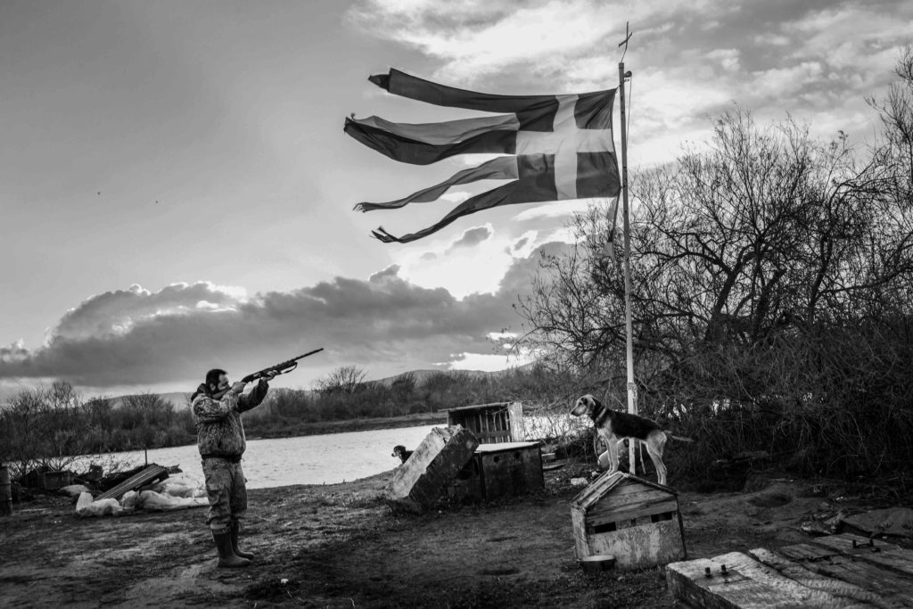 Ατομική έκθεση του Αντώνη Πασβάντη στη Θάσο – Ο Έβρος και η δεκαετής οικονομική κρίση