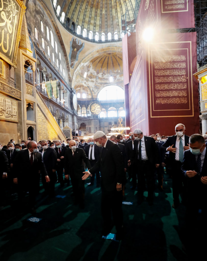 Η Αγιά Σοφιά μετατρέπεται σε τζαμί – Φιέστα Ερντογάν