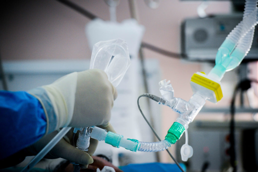 Κορονοϊός: Πέθανε 70χρονος που νοσηλευόταν στο νοσοκομείο του Ρίου – 205 οι νεκροί