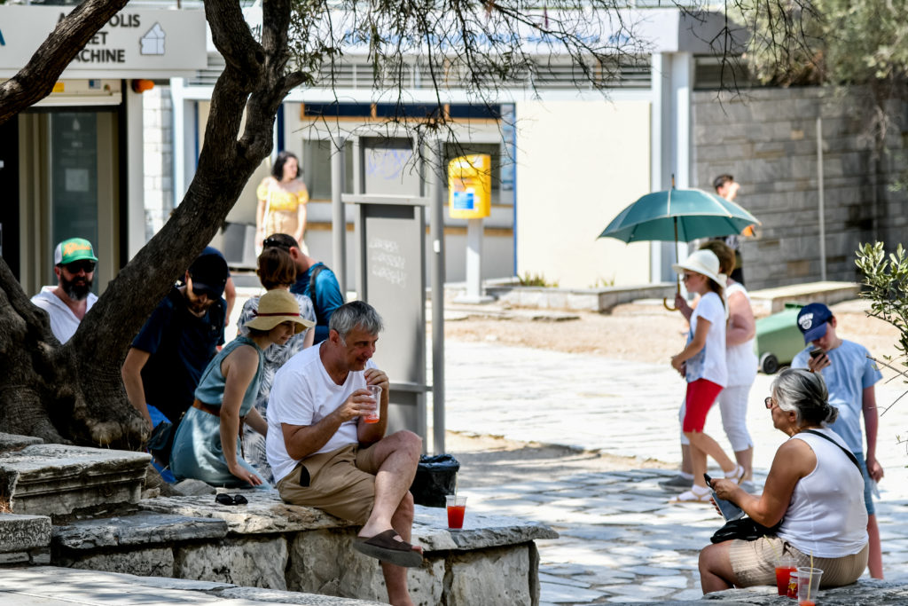 Κορονοϊός: 145 ενεργά κρούσματα στην Αττική και 66 στη Θεσσαλονίκη