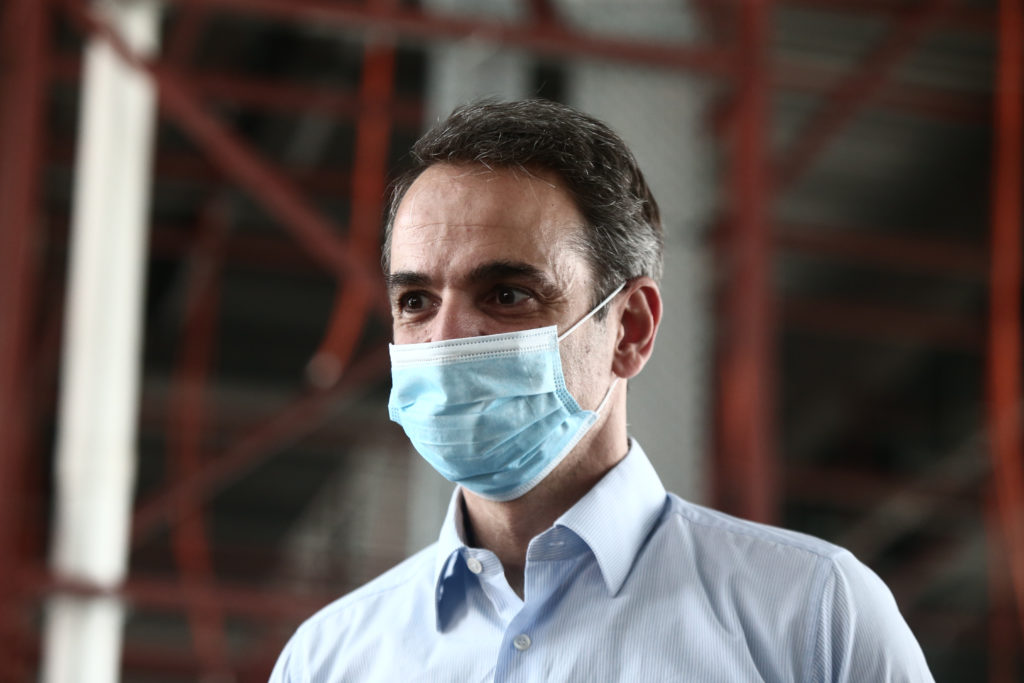 ΣΥΡΙΖΑ: Η κυβέρνηση τρέχει άρον άρον να επιβάλλει εκ νέου την υποχρεωτική χρήση μάσκας