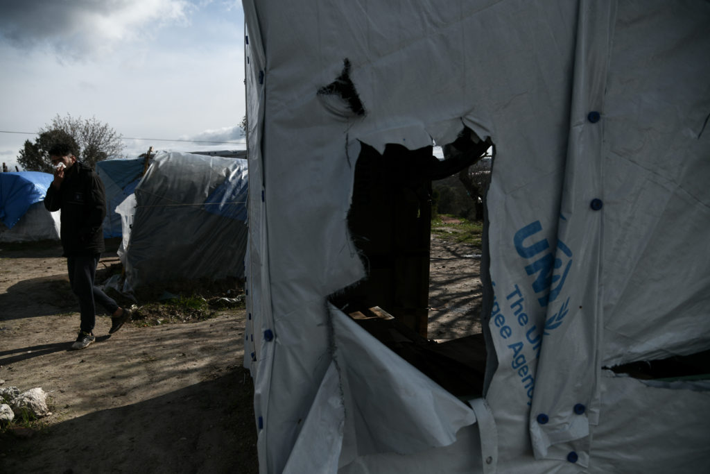 Χίος: 19χρονος πρόσφυγας βρέθηκε κρεμασμένος κοντά στον καταυλισμό της ΒΙΑΛ